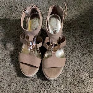 Guess gentle use wedge sandals in tan color size 6 Janessa Core Wedge